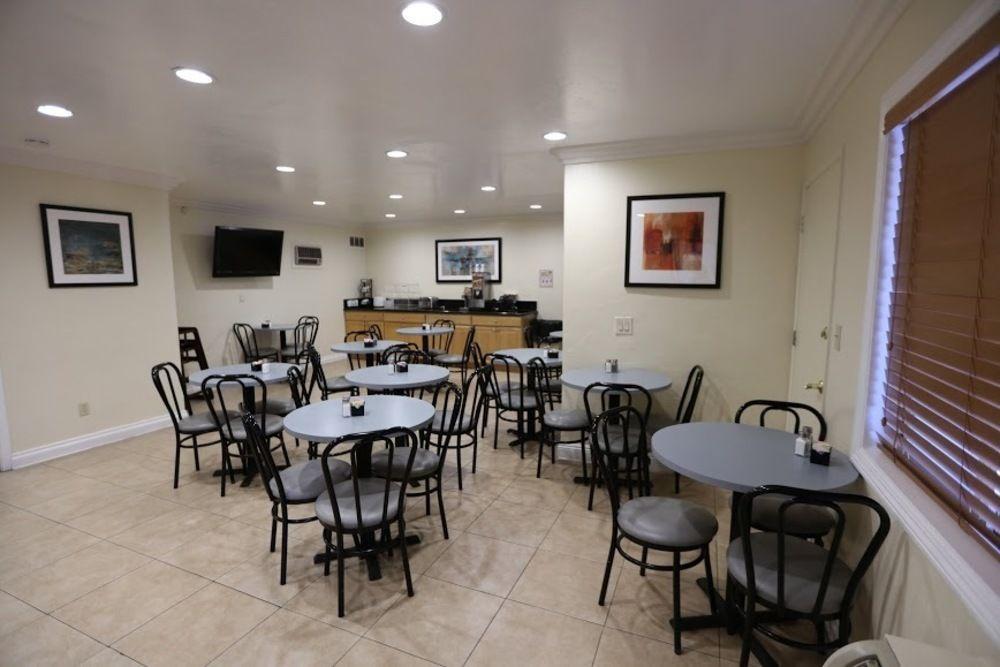 贝斯特韦斯特Plus欧陆套房酒店 埃尔卡洪 外观 照片